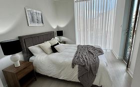 Luxury 2 Bed 2 Bath Apartment With Balcony, Fast Wifi In Birmingham City Centre